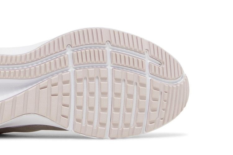 Кроссовки Nike Wmns Quest 4 Premium 'Grey Fog Barely Rose'