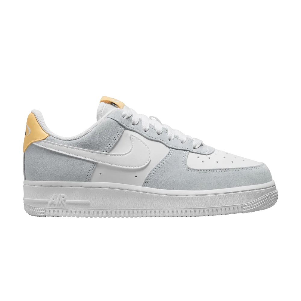 Krossovki-Nike-Wmns-Air-Force-1-07-Pure-Platinum-Melon-Tint