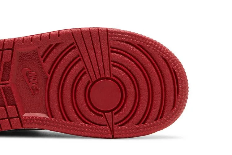 Кроссовки Air Jordan 1 Retro High OG TD 'Patent Bred'