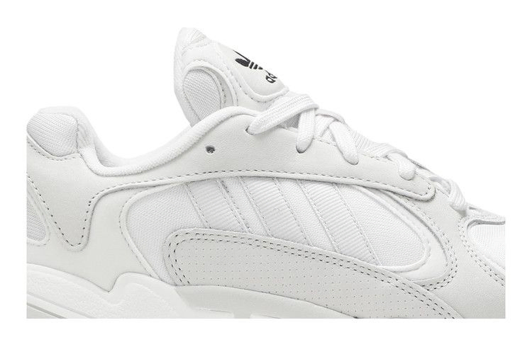 yung-1-crystal-white-ee5319_01