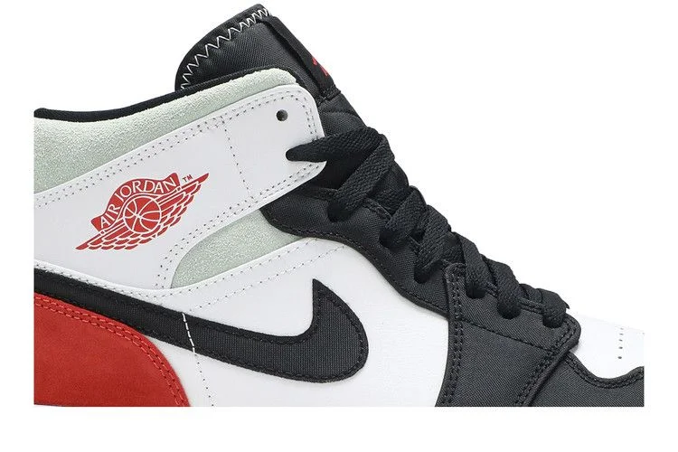 Кроссовки Air Jordan 1 Mid SE 'Red Black Toe'