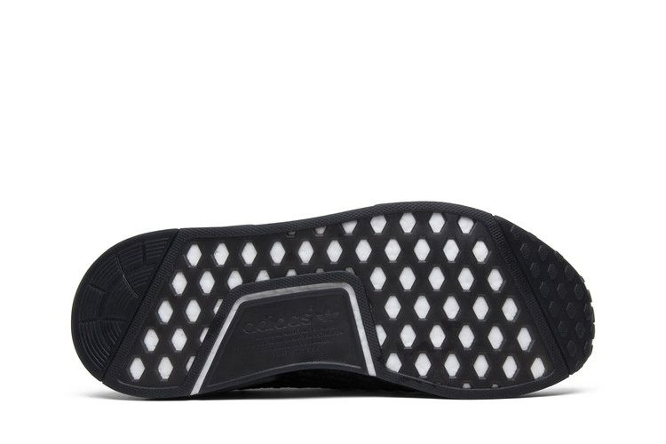 nmd_r1-primeknit-stlt-triple-black-cq2391_03