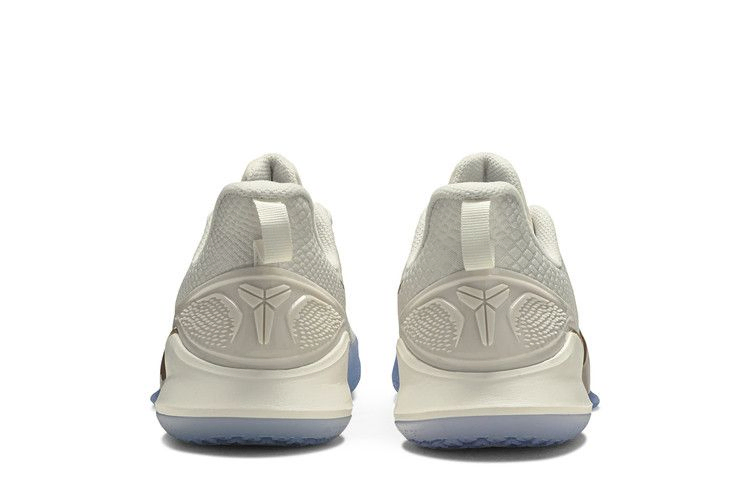 Кроссовки Nike Mamba Focus 'Metallic Gold'