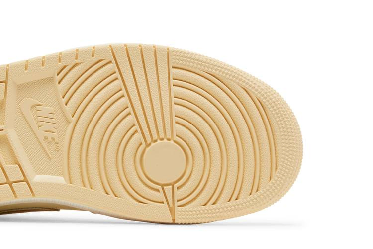 Кроссовки Wmns Air Jordan 1 Mid 'Pale Vanilla Gold'