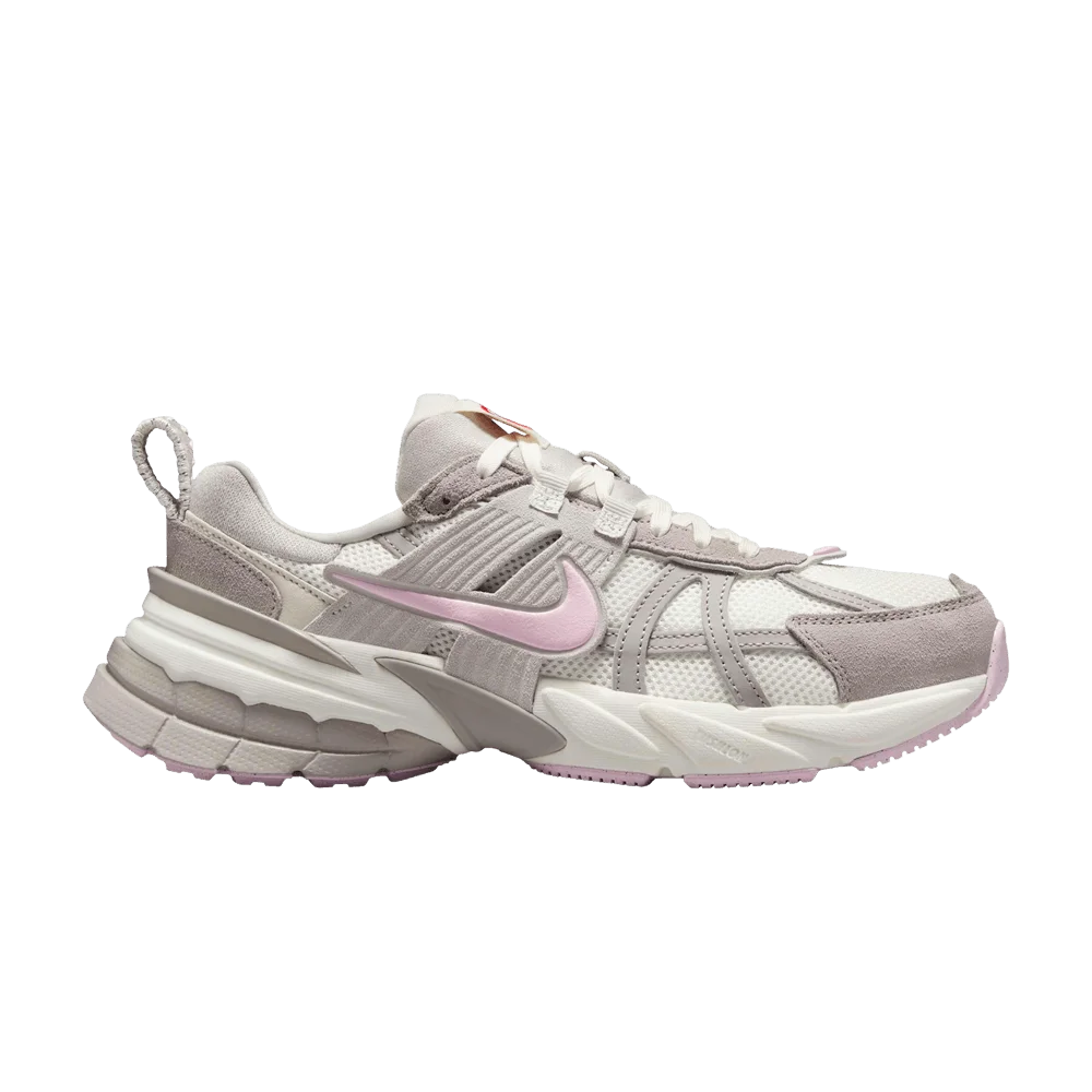 Krossovki-Nike-Wmns-V2K-Run-Valentines-Day-2025