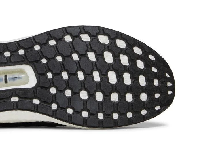Krossovki-Adidas-Speedfactory-AM4-Creators-Club-4