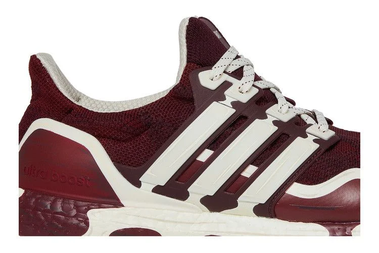 Krossovki-BAIT-x-Attack-On-Titan-x-adidas-UltraBoost-Blood-Red-1