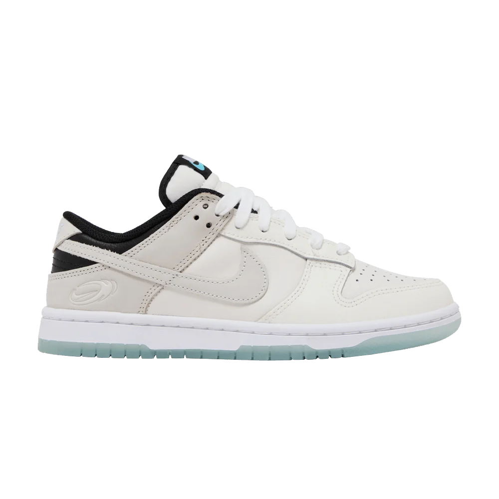 Krossovki-Nike-Wmns-Dunk-Low-Supersonic