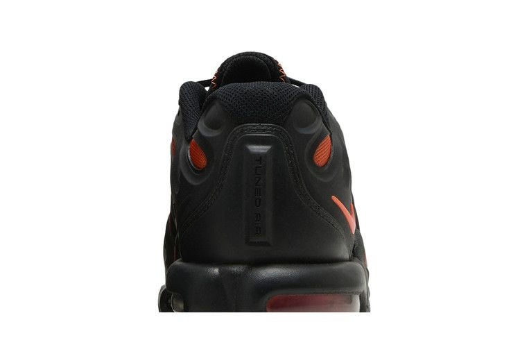 Кроссовки Nike Air Max Plus Drift 'Black Dragon Red'