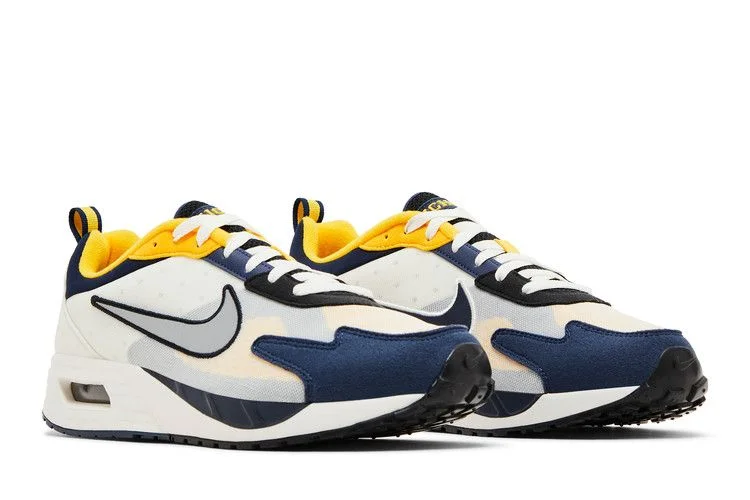 Krossovki-Nike-Air-Max-Solo-NCAA-Pack-Michigan-7