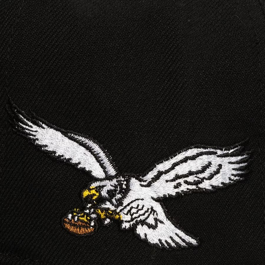 Бейсболка Mitchell & Ness Black Philadelphia Eagles Oversweep Snapback Hat