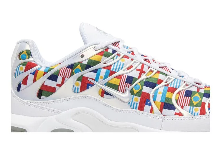 Кроссовки Nike Air Max Plus 'International Flag'