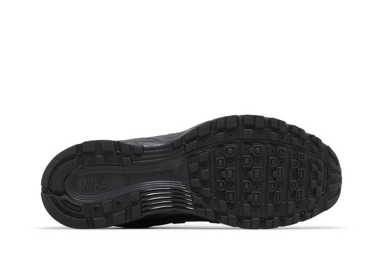 p-6000-premium-triple-black-fq8732-010_03