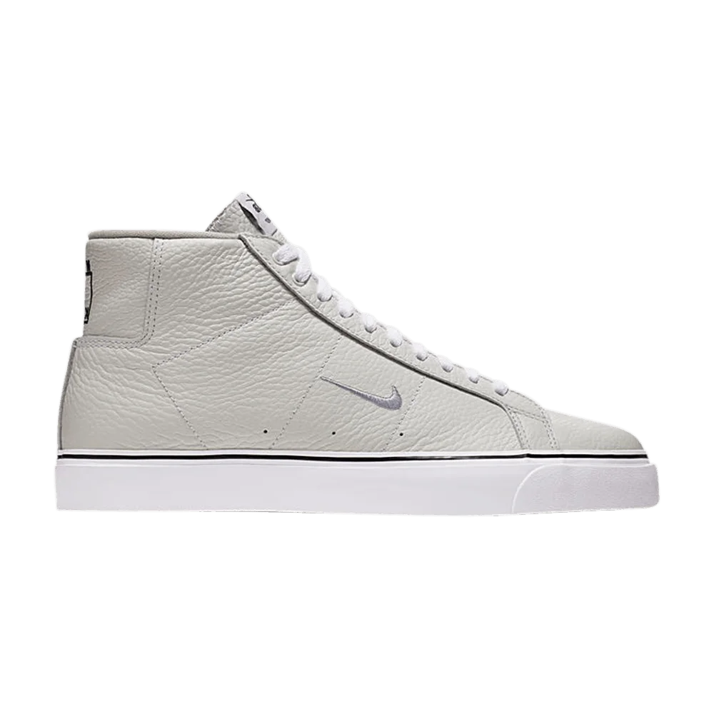 Krossovki-WKND-x-Nike-SB-Blazer-Mid-White