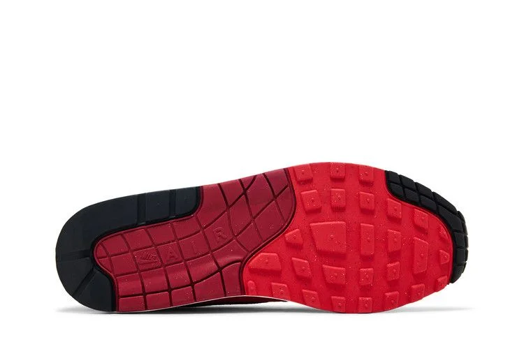 Krossovki-Nike-Air-Max-1-Reds-City-Connect-3