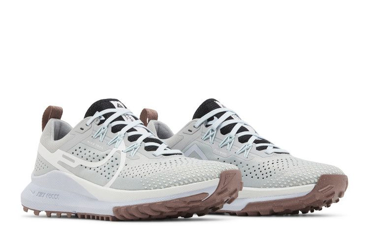 wmns-react-pegasus-trail-4-light-smoke-smokey-mauve-dj6159-005_07