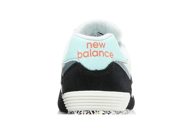 Krossovki-New-Balance-Wmns-574-Black-White-Mint-6