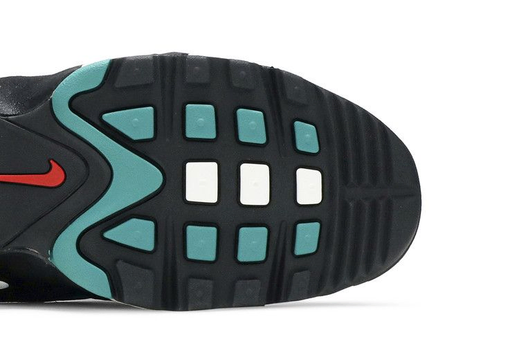 air-griffey-max-1-freshwater-354912-300_04