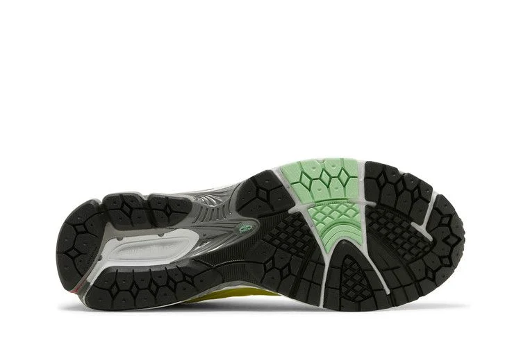 Кроссовки New Balance 2002R 'Sulpher Yellow'