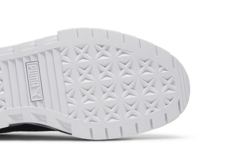 wmns-mayze-white-black-381983-01_04