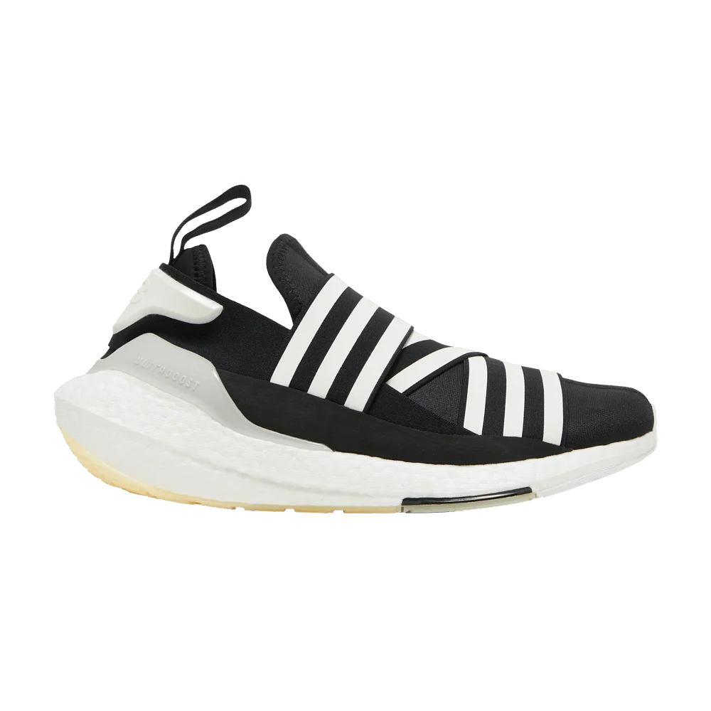Krossovki-adidas-Y-3-UltraBoost-22-Black-White