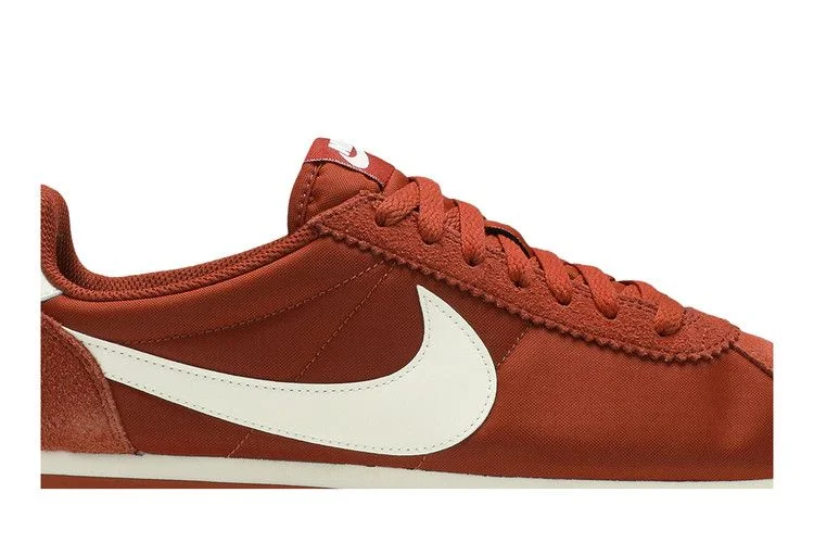 Krossovki-Nike-Wmns-Classic-Cortez-Nylon-Firewood-Orange-1