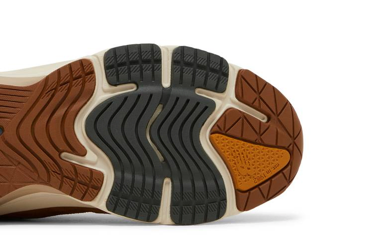 Кроссовки Carhartt WIP x New Balance 990v6 Made in USA 'Sculpture Center'