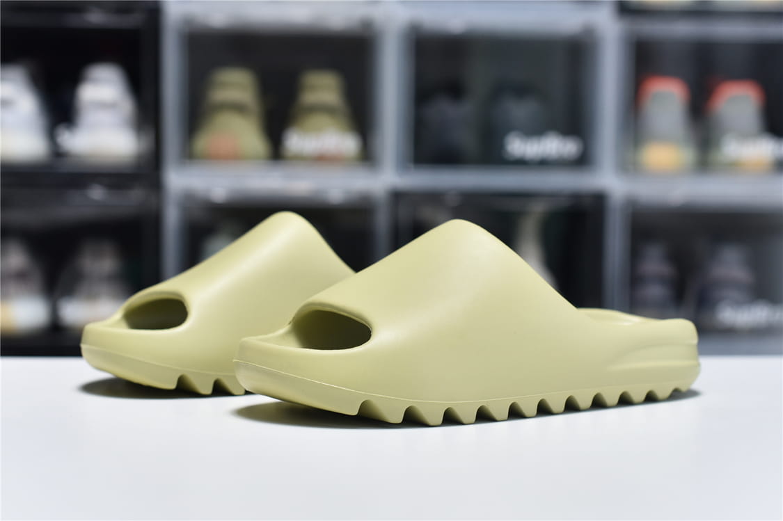 adidas-Yeezy-Slide-Resin-7