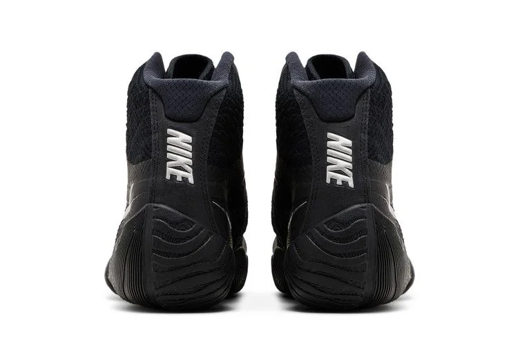 Кроссовки Nike Tawa 'Black Metallic Silver'