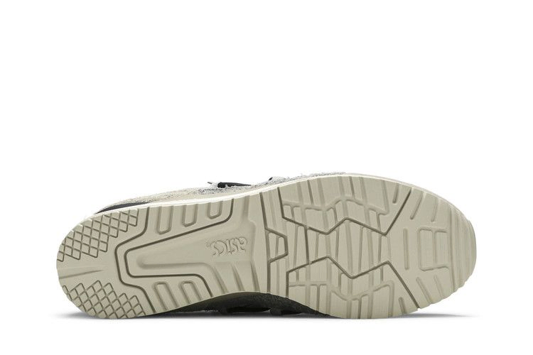 limited-edt-x-sbtg-x-gel-lyte-3-og-monsoon-patrol-piedmont-grey-1203a032-300_03