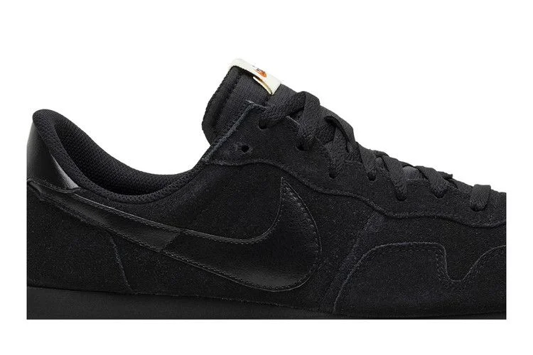 Krossovki-Comme-des-Garcons-x-Nike-Air-Pegasus-83-Black-1