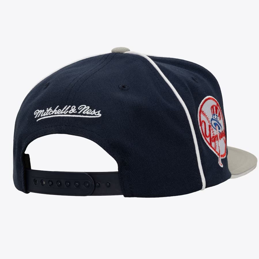 Mitchell-Ness-Navy-New-York-Yankees-Pipe-Snapback-Hat-1