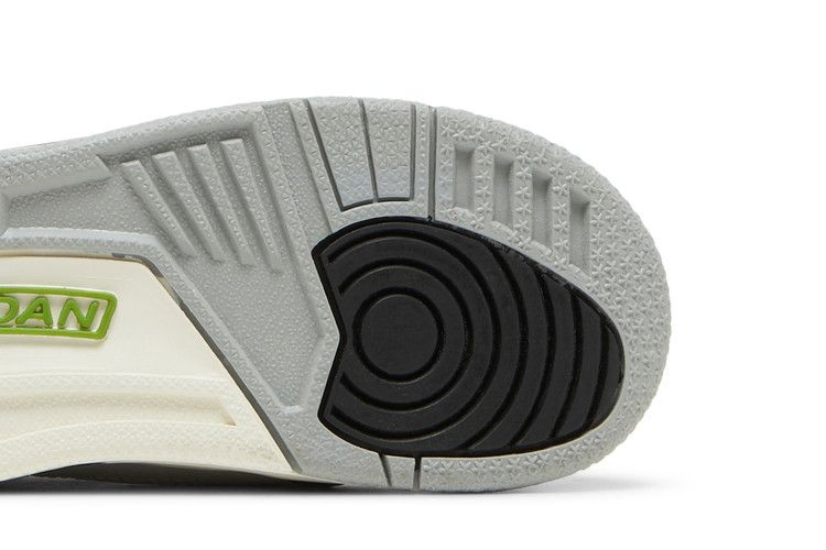air-jordan-3-retro-td-chlorophyll-832033-006_04