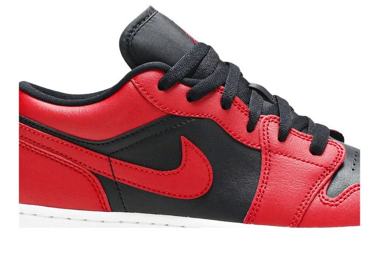 Krossovki-Air-Jordan-1-Low-GS-Reverse-Bred-1