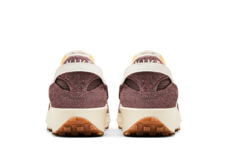 wmns-waffle-debut-vintage-plum-eclipse-sail-dx2931-200_05