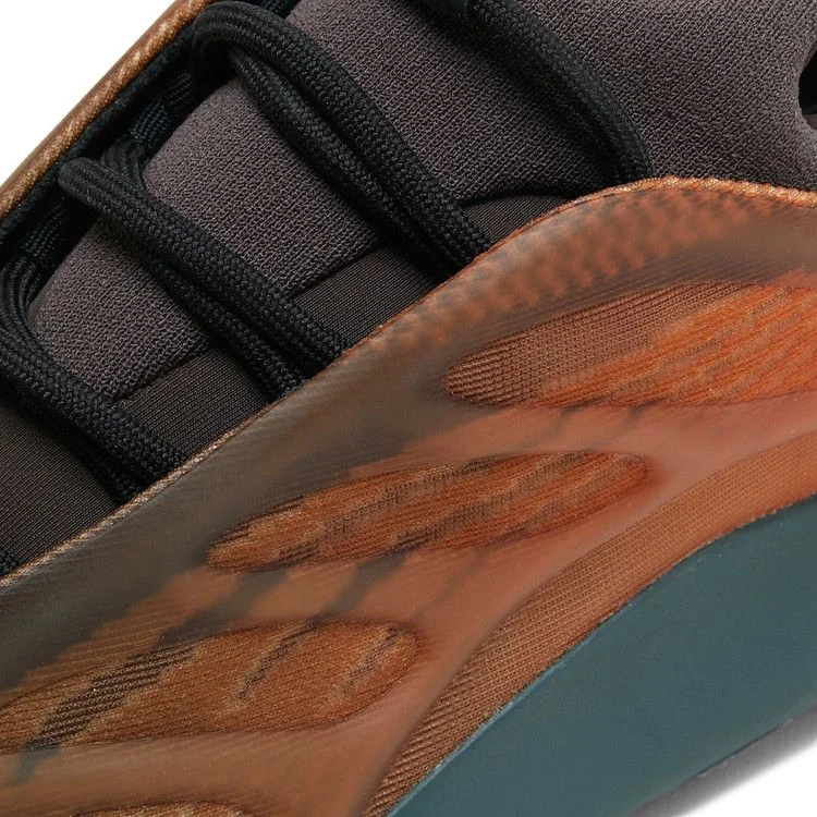 Krossovki-adidas-Yeezy-700-V3-Copper-Fade-8