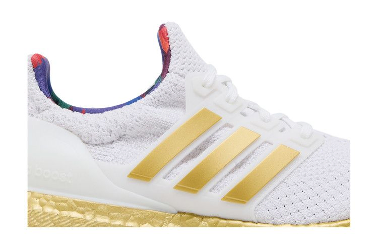 Кроссовки adidas UltraBoost 5.0 DNA 'Title IX'