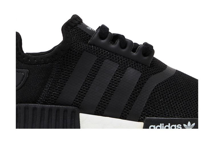 Кроссовки Adidas NMD_R1 J 'Black White'