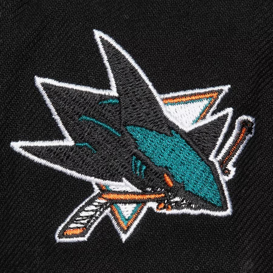 Бейсболка Mitchell & Ness Black San Jose Sharks Tailsweep 2.0 Pro Snapback Hat