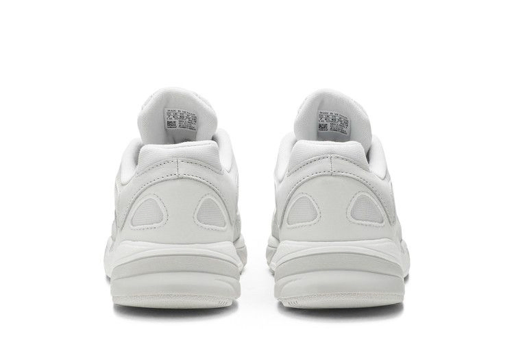 yung-1-crystal-white-ee5319_05