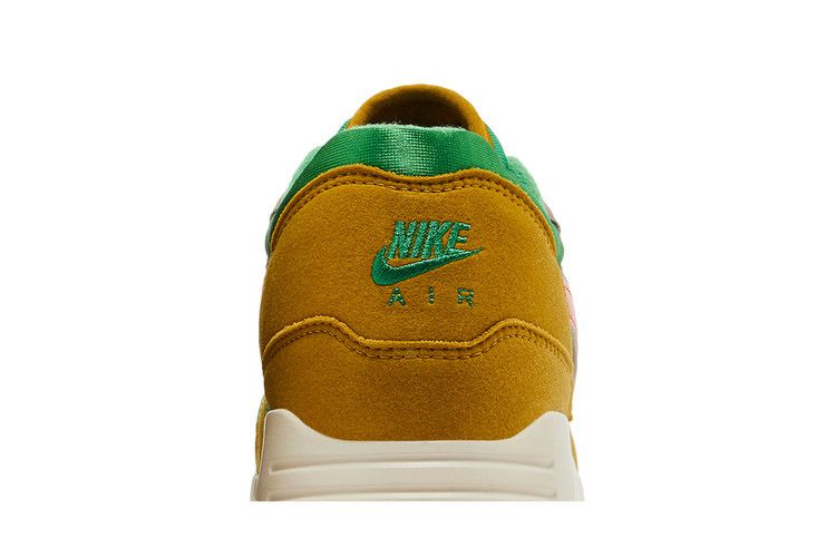 air-max-1-86-og-big-bubble-powerwall-hf0551-300_06