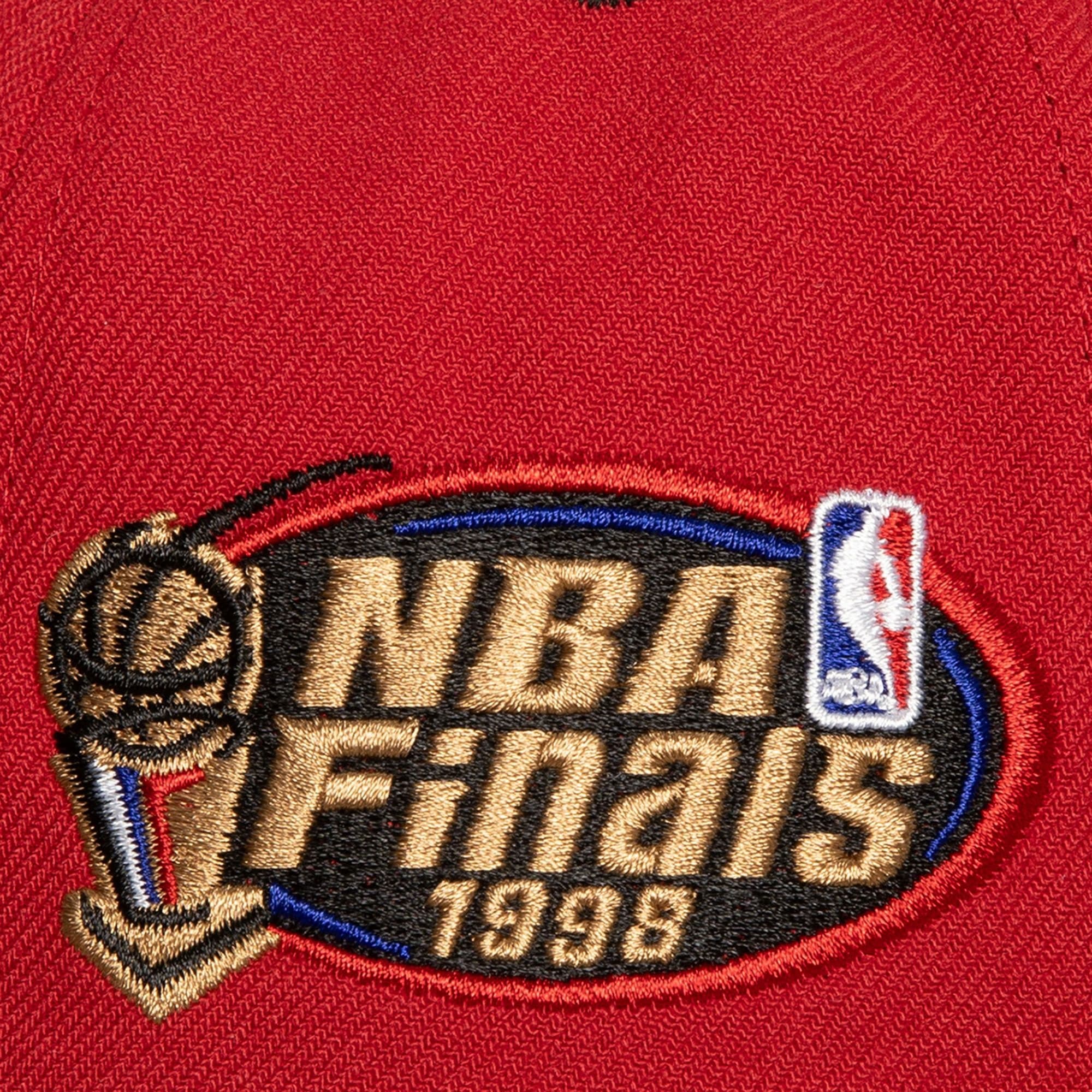 Бейсболка Mitchell & Ness Crown Jewels Pro Snapback HWC Chicago Bulls Hat