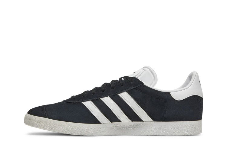 gazelle-shoes-032622_02