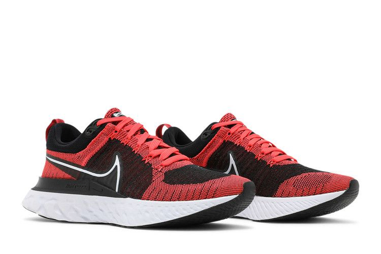 react-infinity-run-flyknit-2-bright-crimson-black-ct2357-600_07