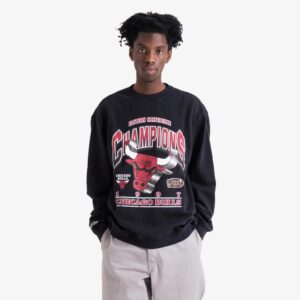 Mitchell-Ness-Chicago-Bulls-Vintage-Bevelled-NBA-Crew-Neck-Jumper-1-300x300