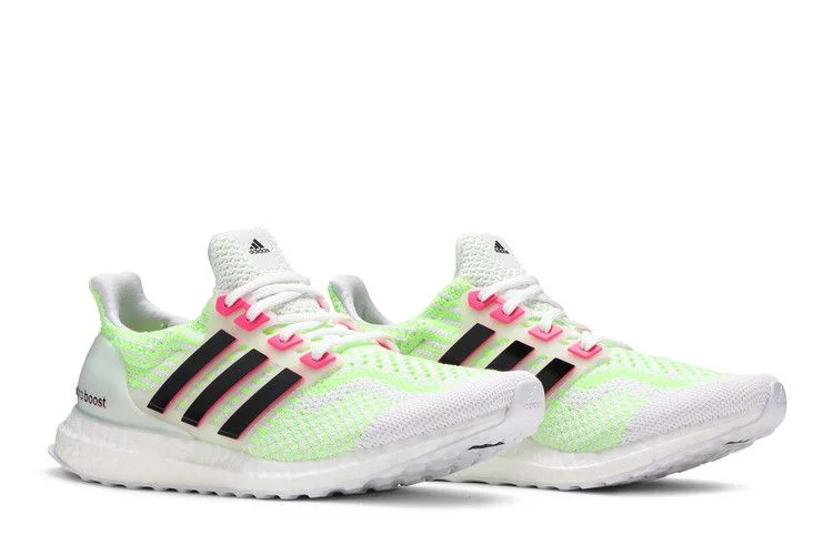 Krossovki-adidas-Wmns-UltraBoost-5.0-DNA-Glow-In-The-Dark-White-Black-7