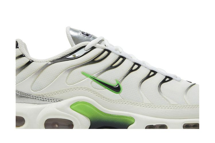 Кроссовки Nike Wmns Air Max Plus 'White Green Strike'