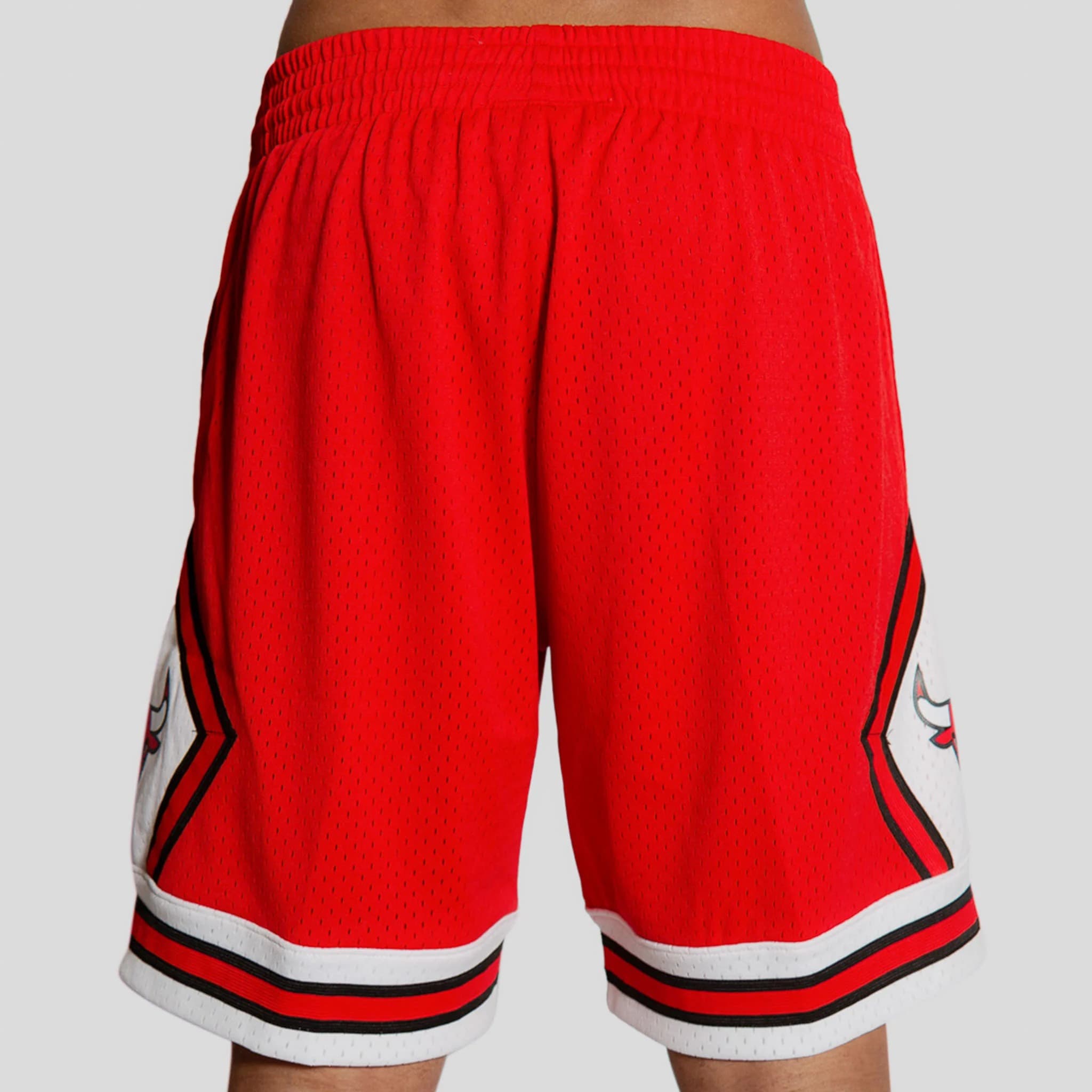 Спортивные шорты Mitchell & Ness Chicago Bulls 1997-98 Hardwood Classics Throwback Swingman NBA Shorts