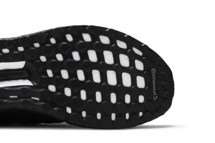 Кроссовки Adidas UltraBoost 'Black'
