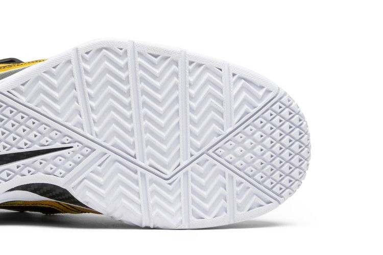 undefeated-x-kobe-1-protro-pe-yellow-camo-undftd-k1-ylw_04